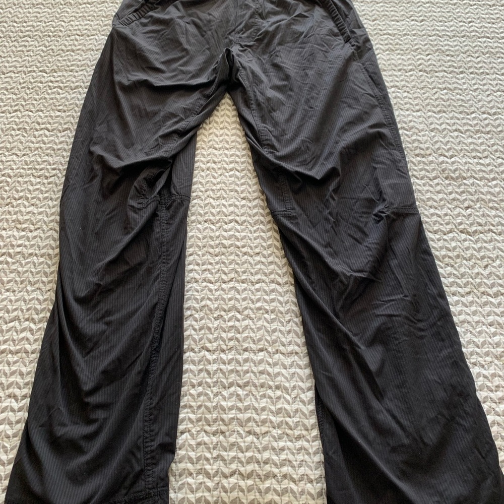 Men’s Black Lululemon athletic pants
